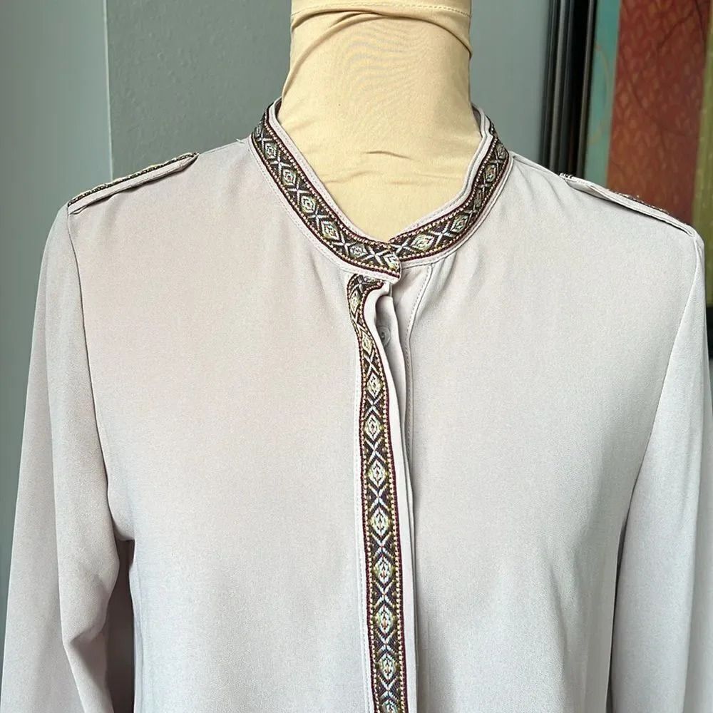 Free To Fly  button down blouse - Picture 7 of 10